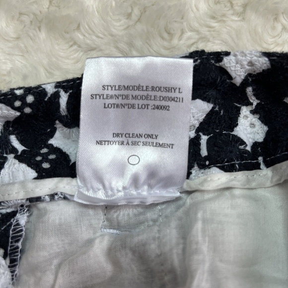 THEORY Eyelet Black / White Print Shorts Size 2 - Picture 4 of 9